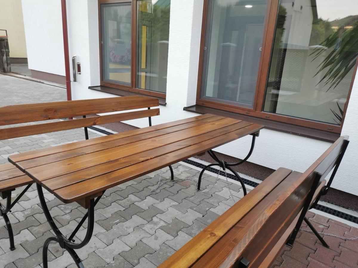 Comenius Apartments - Apartmany Na Rohu 斯维德尼克 外观 照片