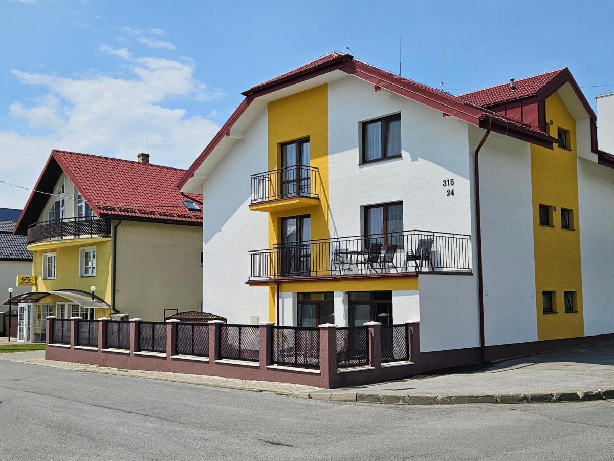 Comenius Apartments - Apartmany Na Rohu 斯维德尼克 外观 照片
