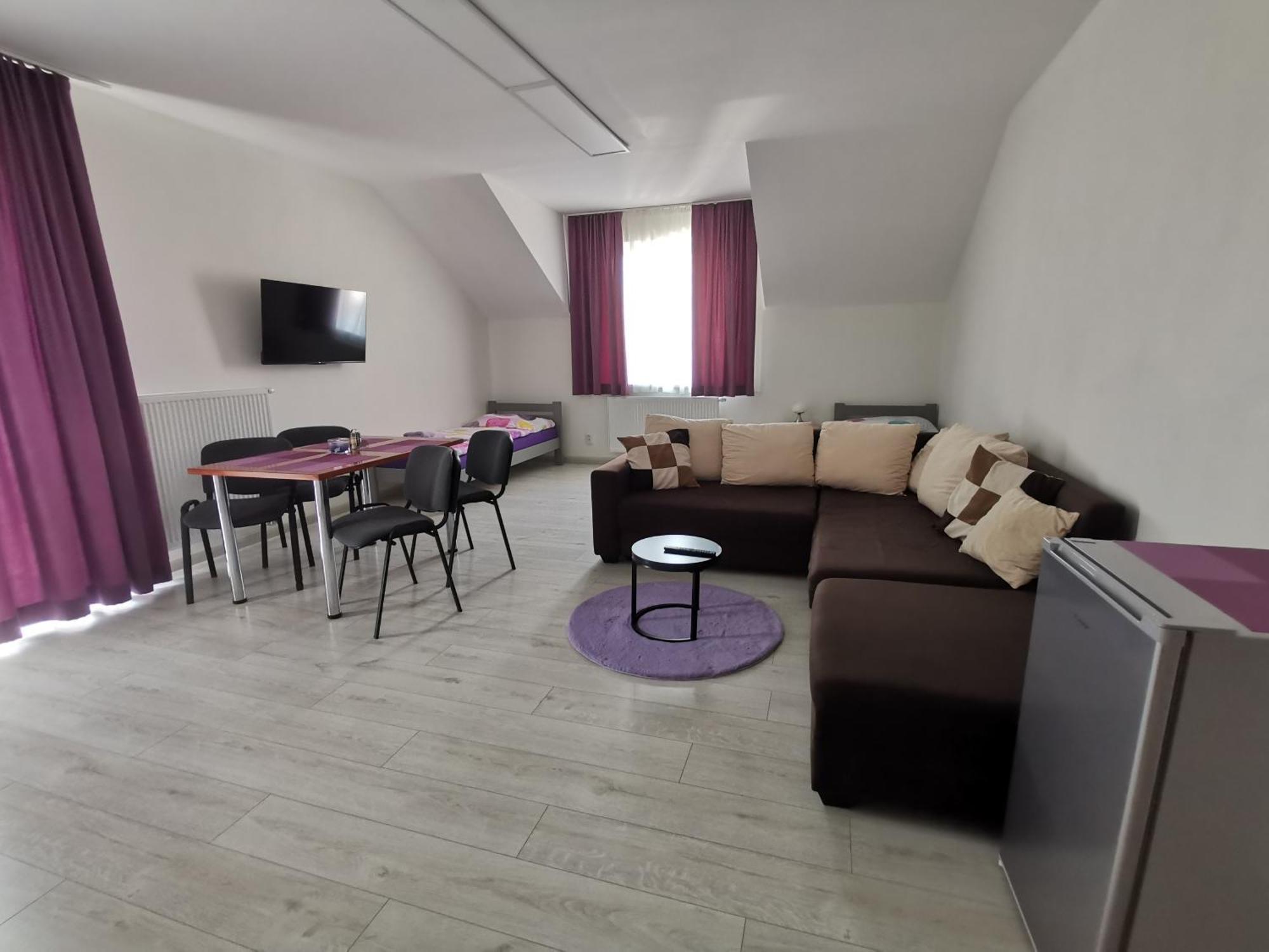Comenius Apartments - Apartmany Na Rohu 斯维德尼克 外观 照片